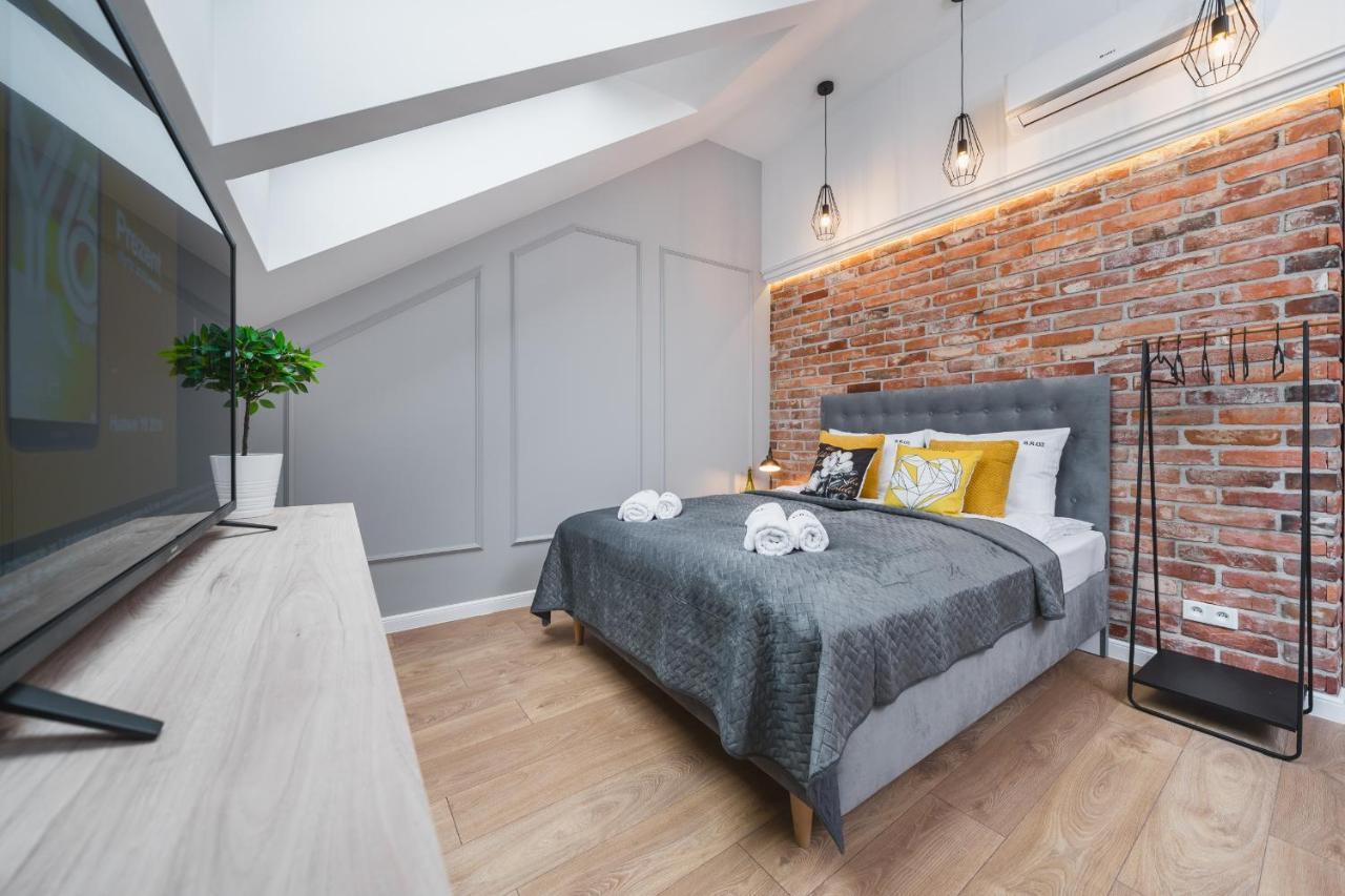 Saint Florian'S Suites - Old Town Luxury Apartments - By Upstairs Cracovie Extérieur photo