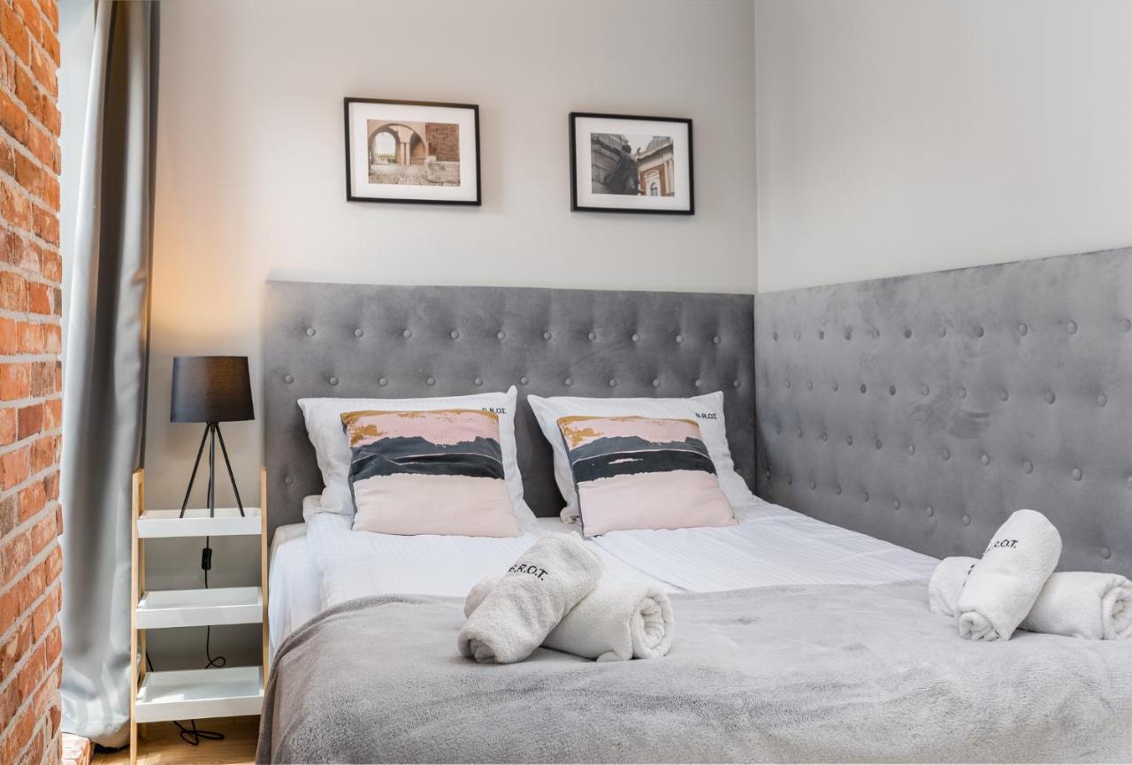 Saint Florian'S Suites - Old Town Luxury Apartments - By Upstairs Cracovie Extérieur photo