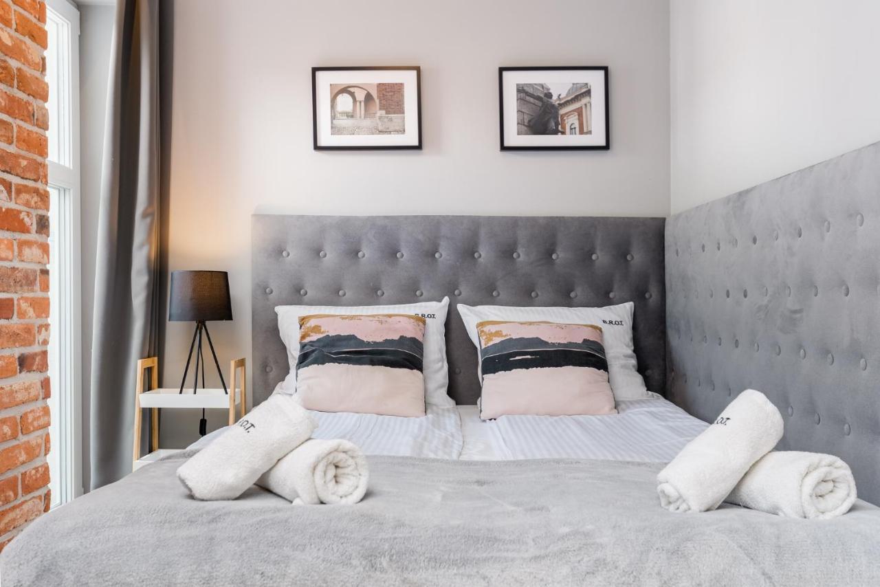 Saint Florian'S Suites - Old Town Luxury Apartments - By Upstairs Cracovie Extérieur photo